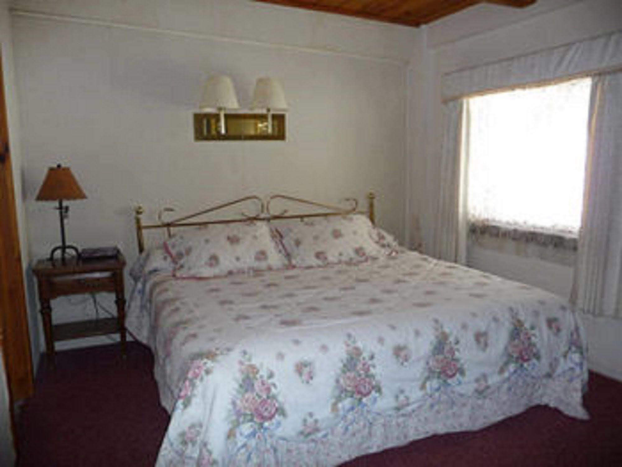 Dalems Chalet Brattleboro Bagian luar foto